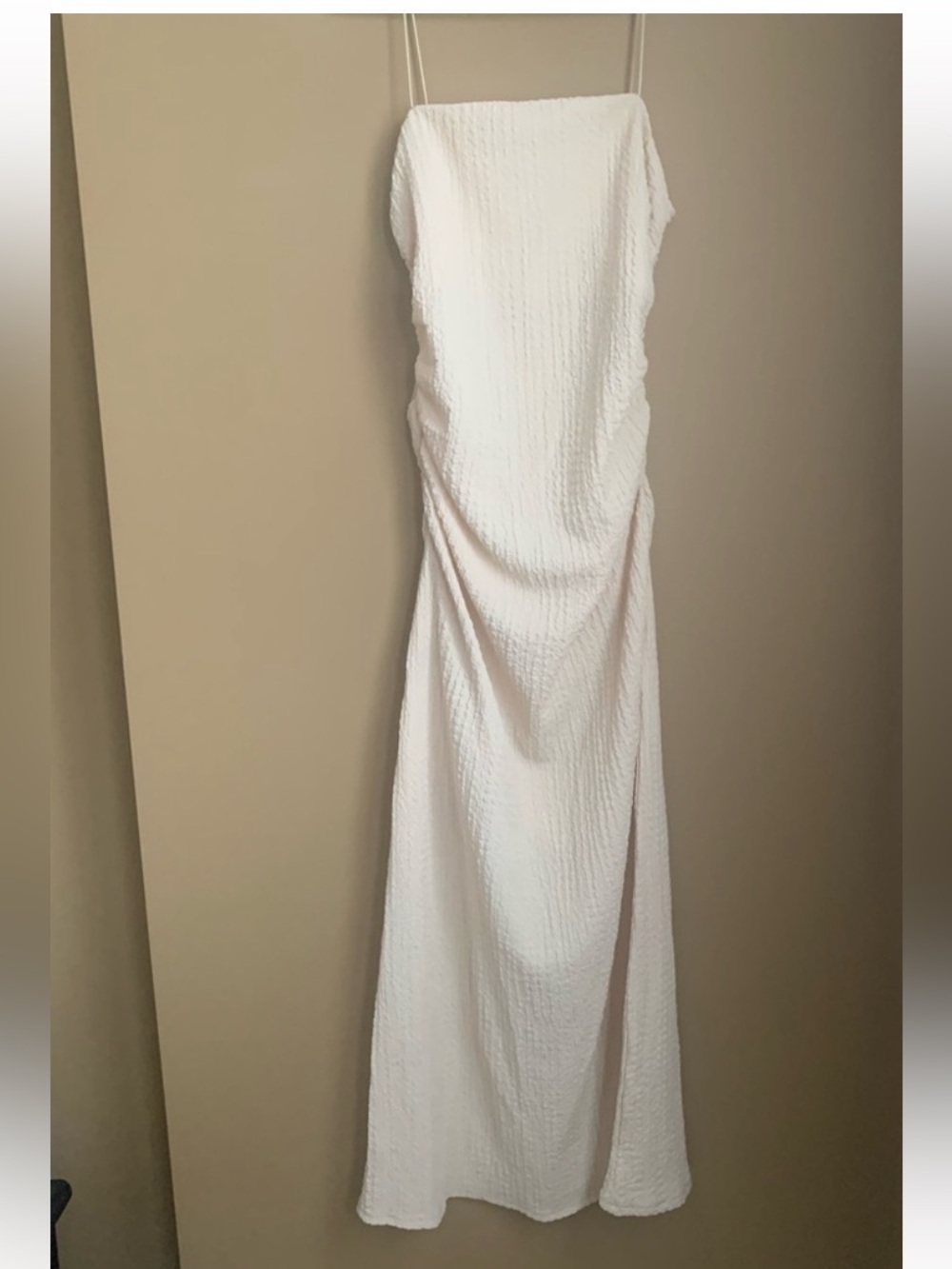 H&M Pale Yellow Spaghetti Strap Textured Maxi Dress size M
Excellent condition